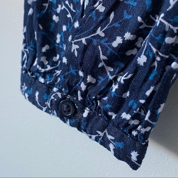 GAP flowered blouse sz M. NWT - Picture 6 of 6